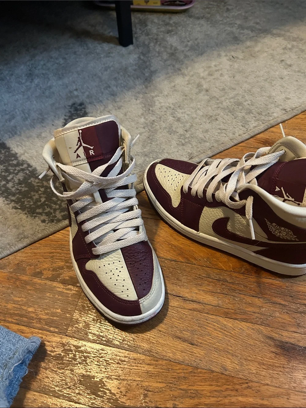 Nike Men’s Sneakers - Maroon & Cream Low-Tops